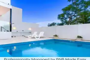 Heights of Luxury - Elite Contemporary Entertainer Guest house, Wagga Wagga