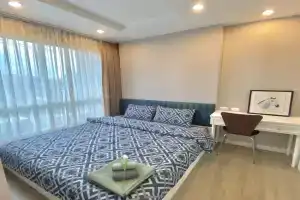 Lucky Room, Bang Saen