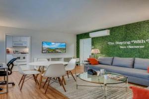 Walk To Beach 2BR Top Location - AA Apartments, San Clemente