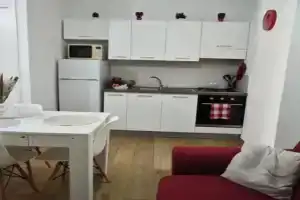 Cozy Apartment with Stunning Mountain Views, Lascari