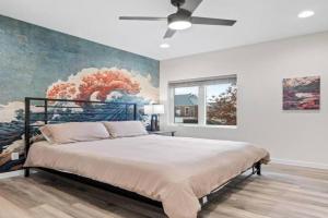Spring at The Golden Goose including King Bed, Parking, Security and Laundry Apartments, Evansville