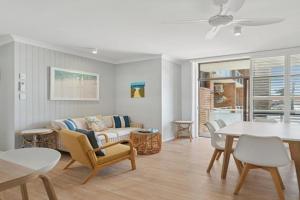 Ocean Parade 5 - Pool, Spa, Beach, Sleeps 5, Affordable Guest house, Coffs Harbour
