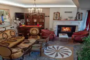 Villa 1919 Teto Ollga, Corce
