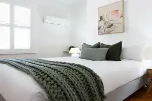 Sunny Cottage Close to Town Centre, Launceston