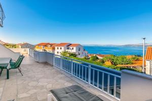 Apartments Terrace, Postira