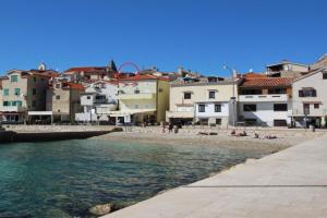 Apartments by the sea, Krk - 23639, Baska