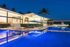 Villa ME Huge and Luxurious villa, Ban Bang Po