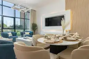 Luxurious 2-bedroom Apartment in Downtown with Burj Khalifa View, Dubai