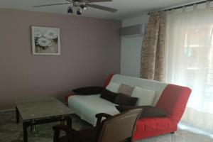 Apartamento cerca de la playa todo aire acondicionado, La Pineda