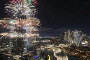 Full Burj Khalifa & Fountain View Living & Bed Apartments, Dubai