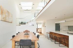 Swanston Sands - Sophisticated Comfort by the Beach Guest house, Geelong