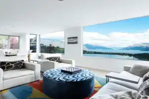 Panoramic Lake Wakatipu Escape Guest house, Queenstown