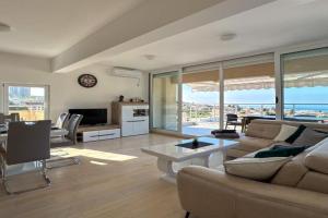 Penthouse Sunce, Dobra-Voda