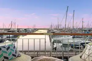 Waterfront Escape On Fishermans Wharf W Ocean View Apartments, Perth