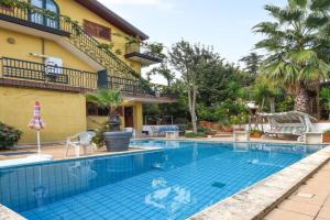 2 Bedroom Nice Apartment In Trecastagni, Mascali