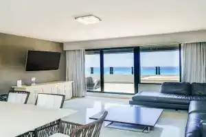 Fabulous Oceanview Suite Access to Beach & Pools Guest house, Cancun