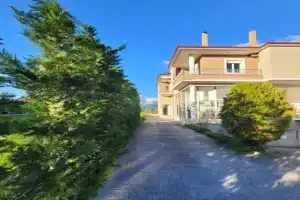 House Rooms Korce, Corce