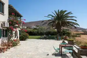To Spiti Mas Apartments, Ayios Sostis