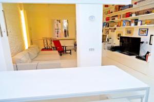 Elegant And Modern Loft In Medieval Apartments, Bologna