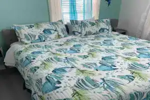 King Bed Downtown Courtyard Apt Apartments, West Palm Beach