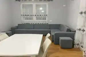 DRITA 2 Cozy Modern Apartment, Fier