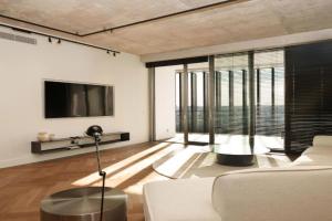 WealthyStays 2BR Flat, Gym, 11th Floor, City Center Apartments, Nicosia