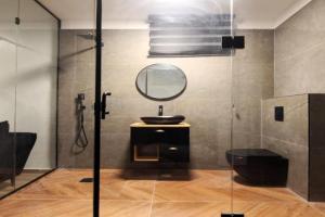The cave Apartments, Netanya