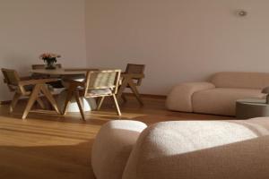 Luxury Lakefront Apartment, St. Moritz