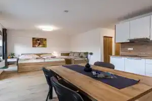 Apartmány Bešeň 201 & 208, Besenova
