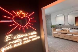 Domus MARIA VITTORIA Guest house, Naples