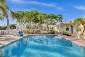 Bahama Beach Club Pompano - Fort Lauderdale - Charming and Cozy Studios & Apartments close to Beach with heated Pool, Pompano Beach