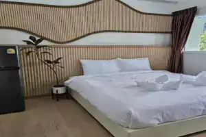 Lub Nai Hostel, Patong