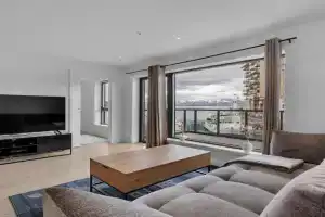 Northstay - Nyholmen Sea Front, Ocean & Mountain Views, Sleeps 6 Apartments, Tromso