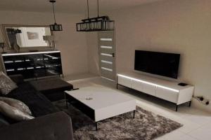 Luxury Apartmen by airport, Pardubice