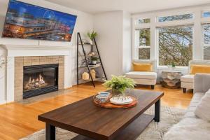 Cheerful Capitol Hill Home AC and 98 Walk Score Guest house, Seattle