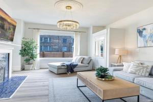 Vintage Meets Modern Spacious Capitol Hill Single Family home with 97 walk score Guest house, Seattle