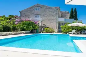 Nice Apartment In With Wifi, Zaton