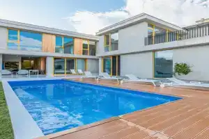 Villa Tabori Hill - Modern 7BR Villa near Old, Tbilisi