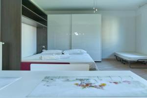 App 14 Accogliente Appartamento con Balcone Apartments, Sesto San Giovanni
