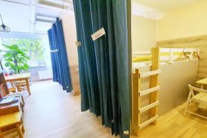 Tokyo Vibes - Private Sleeping Pods Hostel, Self check-in, Vilnius