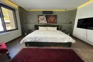 Bargos Cave Apartments, Amman