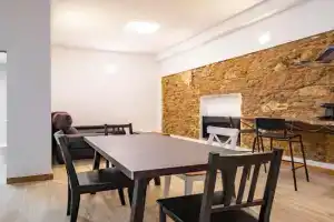BRAND NEW Pl Espana Sants Fira Apartment 2024 Built, Aplus, AirCon & Heating, Gigabit WiFi, Parking, Barcelona