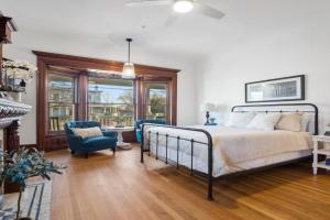 Boutique Style Condo Near Downtown Waterfront Guest house, Sandusky