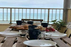 Le Terrazze Beachfront, balcony, parking, private access Beach Apartments, Torvaianica