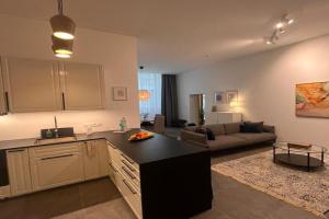 Family Suite Nr 1 - J26 LUXURY APARTMENT, Jauniela 26 Old - Great Location - 2 Bedrooms - 85 m2, Riga