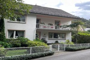 Haus Arthur Klingels, Ferienwohnungen Apartments, Bad Bertrich