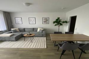 Fewo Taunusblick mit Pool Apartments, Lahnstein