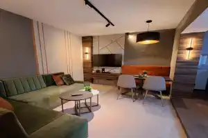 HILL Lux Apartman 1, FREE Secure private yard PARKING 2 place, DESIGNER home & WI-FI rooms & SMART TVx3 & 2 Bedroom & Rooms & Apartments, Nis