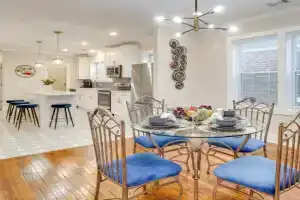 Private Balcony Spacious, Updated Apt! Apartments, Savannah