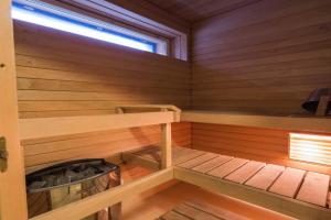 Kotimaailma two bedroom with sauna and balcony, Turku